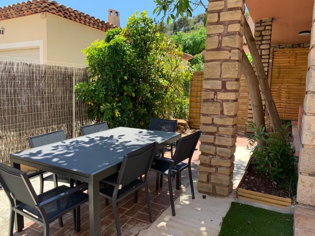 Beaux Appartements 3 Pieces Avec Espaces Exterieurs Et Parking - Proche Plage Hyères Exterior foto